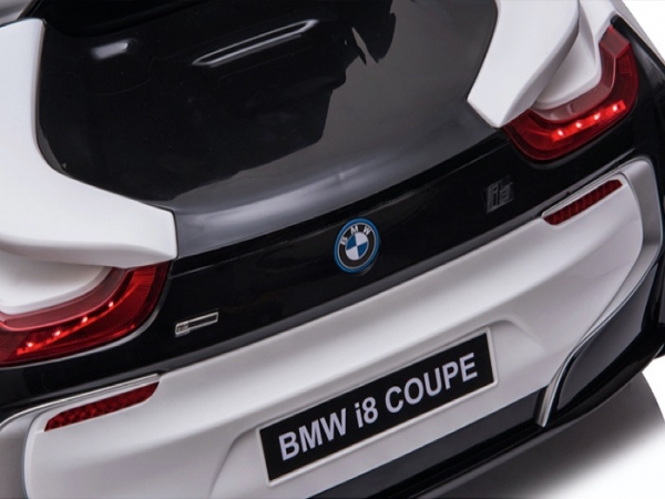 Kinder Elektroauto BMW i8